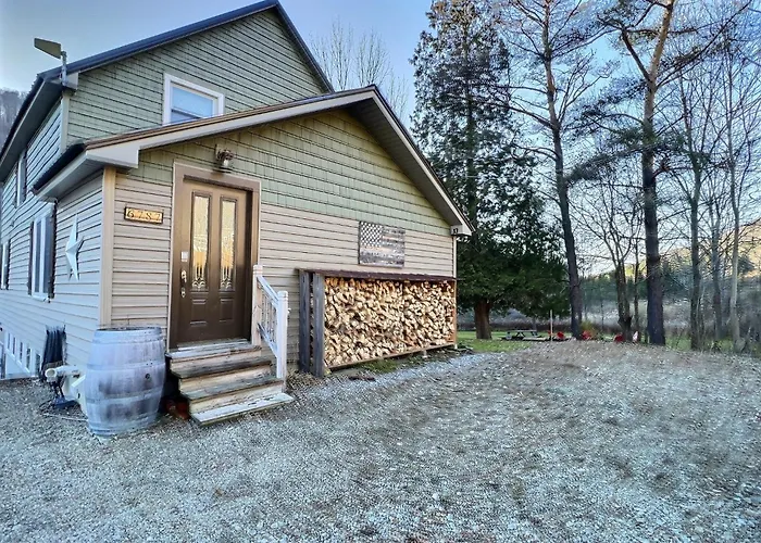 Maples Retreat - 2 Acres - Fireplace