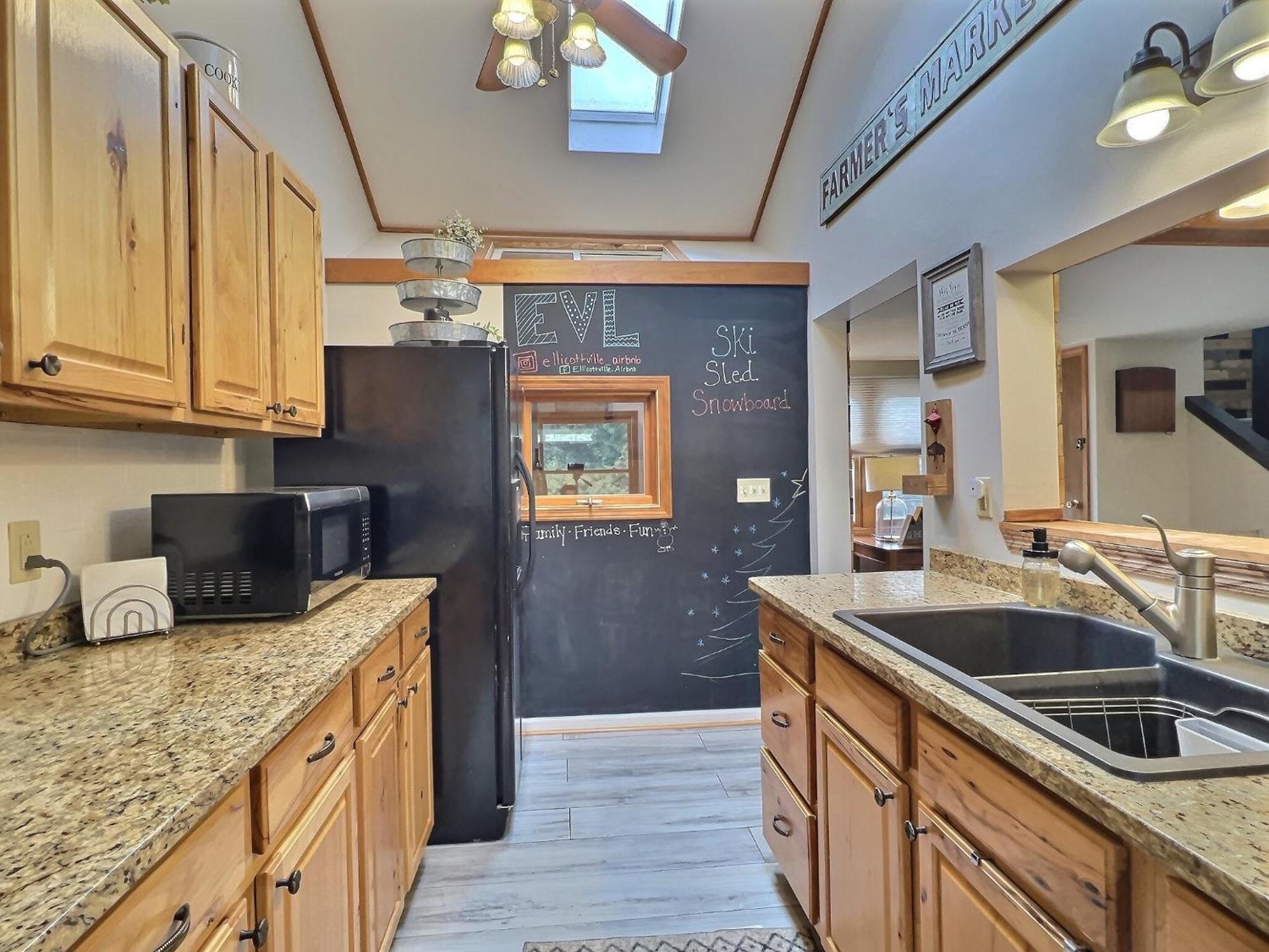 Maples Retreat - 2 Acres - Fireplace *