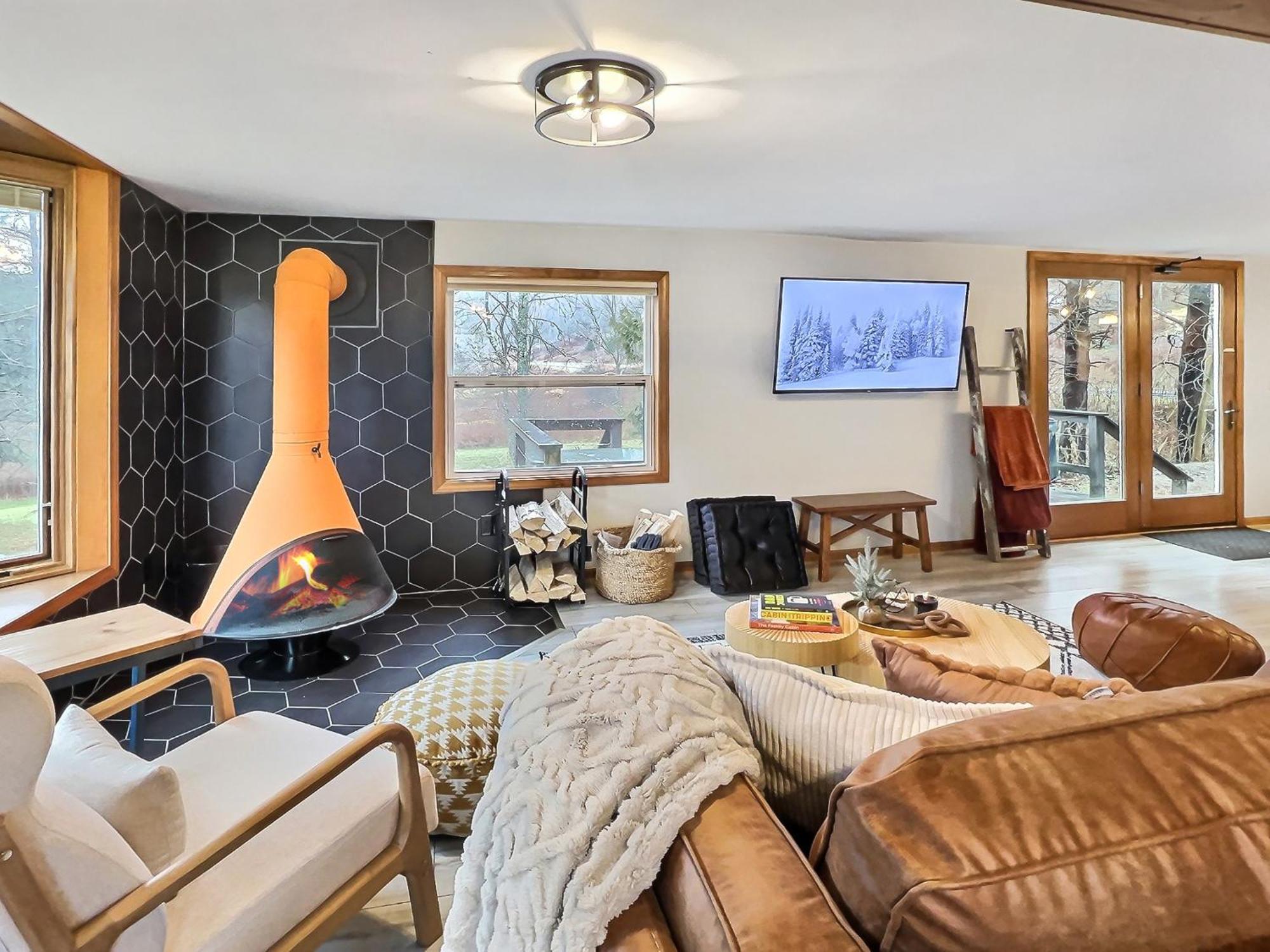 Maples Retreat - 2 Acres - Fireplace *